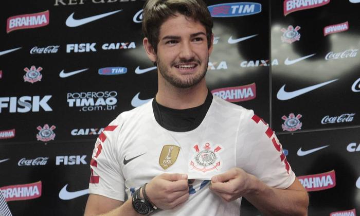 帕托1500万欧元转会科林蒂安，告别欧洲足坛